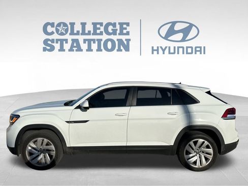 Used 2022 Volkswagen Atlas Cross Sport SE image 11