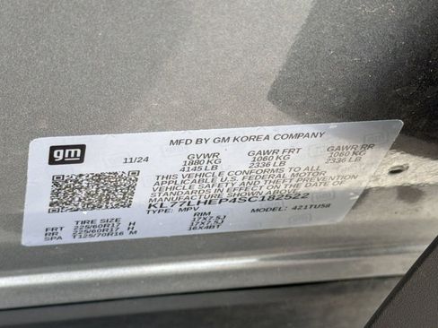 Used 2025 Chevrolet Trax LT FWD image 24