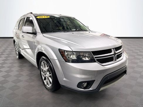 Used 2018 Dodge Journey GT w/ Navigation Group FWD image 3