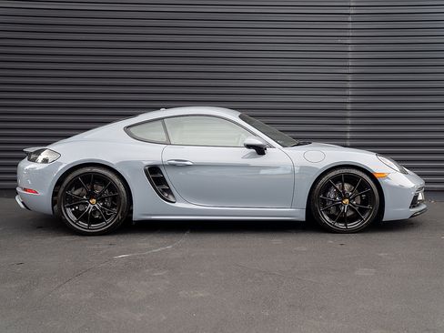 Used 2025 Porsche 718 Cayman RWD image 29