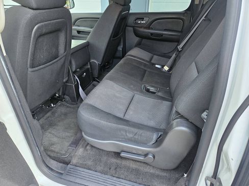 Used 2014 Chevrolet Suburban LS AWD/4WD image 7