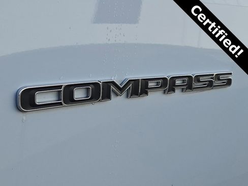 Used 2022 Jeep Compass Latitude w/ Convenience Group AWD/4WD image 32