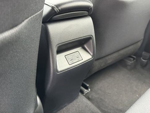 Used 2024 Toyota Corolla SE image 28