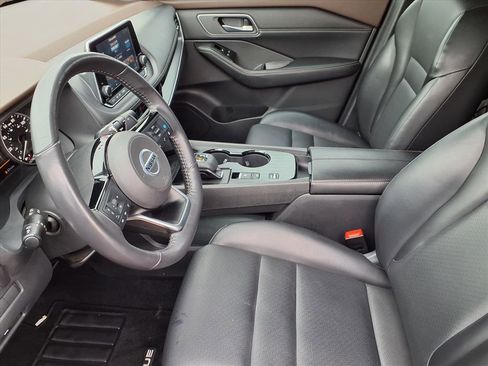 Used 2021 Nissan Rogue SV w/ Premium Package image 16