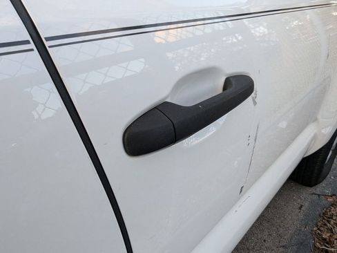 Used 2019 Toyota Tacoma SR image 16