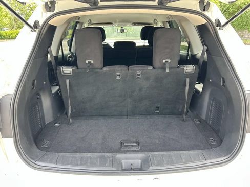 Used 2014 Nissan Pathfinder SV AWD/4WD image 13