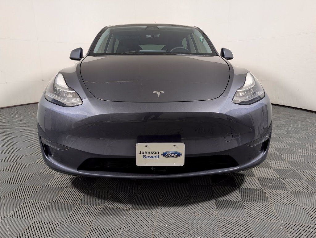 Used 2023 Tesla Model Y Long Range AWD/4WD image 3
