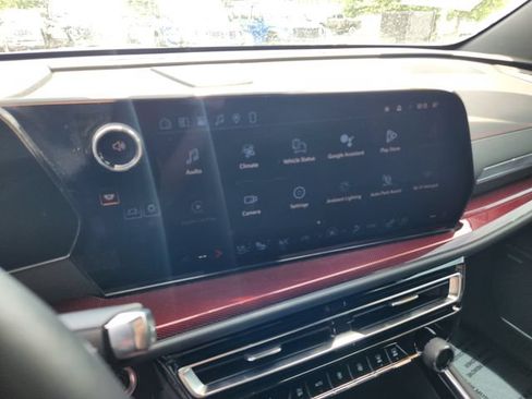 Used 2024 Chevrolet Traverse RS AWD/4WD image 15