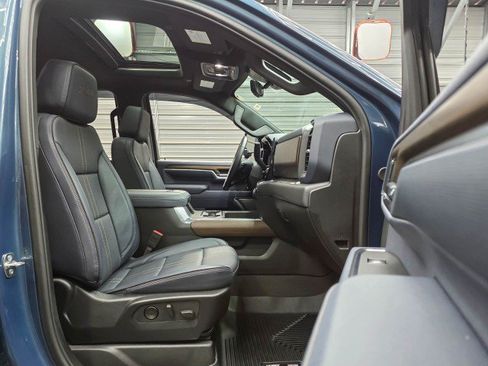Used 2025 Chevrolet Silverado 2500 High Country w/ High Country Premium Package AWD/4WD image 20