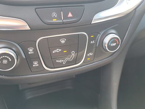 Used 2022 Chevrolet Equinox LT FWD image 22