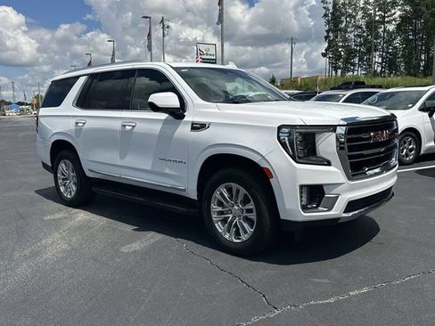 Used 2024 GMC Yukon SLT RWD image 2
