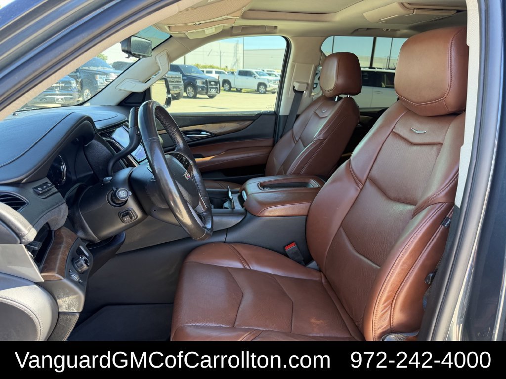 Used 2020 Cadillac Escalade Luxury RWD image 29