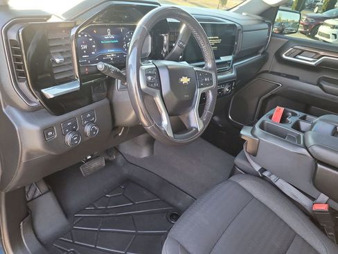 Used 2022 Chevrolet Silverado 1500 LT image 16