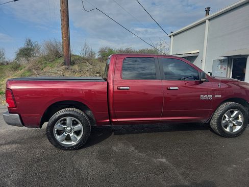 Used 2017 RAM 1500 Big Horn image 2