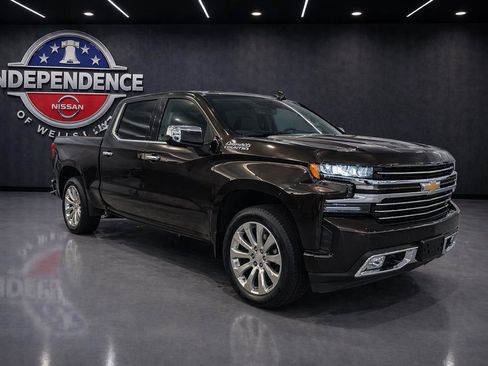 Used 2019 Chevrolet Silverado 1500 High Country w/ Technology Package AWD/4WD image 1