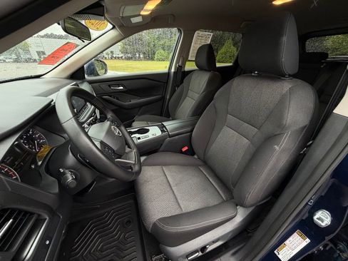 Used 2025 Nissan Rogue SV FWD image 11