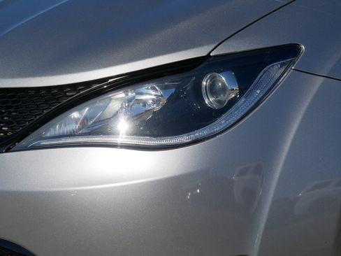 Used 2020 Chrysler Pacifica Touring-L Plus FWD image 16