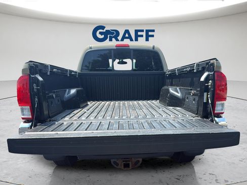Used 2016 Toyota Tacoma SR5 w/ SR5 Appearance Package (SN) AWD/4WD image 27