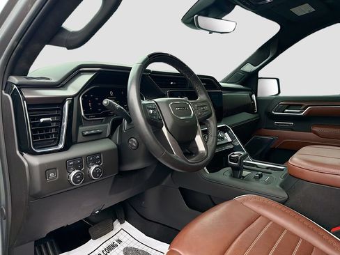 Used 2024 GMC Sierra 1500 Denali Ultimate AWD/4WD image 9