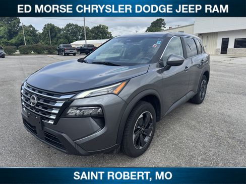 Used 2024 Nissan Rogue SV AWD/4WD image 4