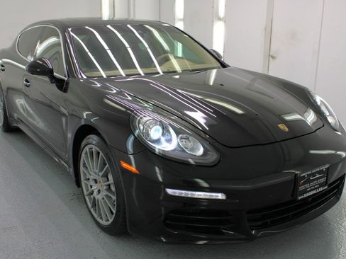Used 2014 Porsche Panamera S image 12