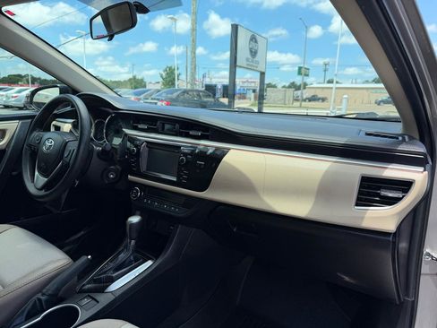 Used 2016 Toyota Corolla LE FWD image 15