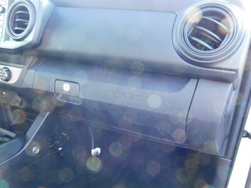 Used 2019 Toyota Tacoma SR image 23