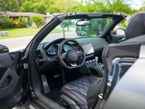 Used 2011 Audi R8 V10 image 28