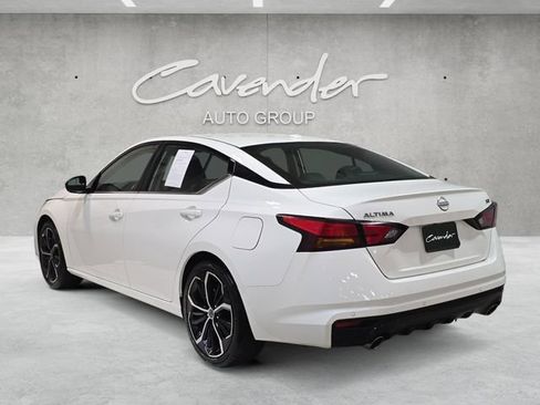 Used 2024 Nissan Altima 2.5 SR FWD image 14