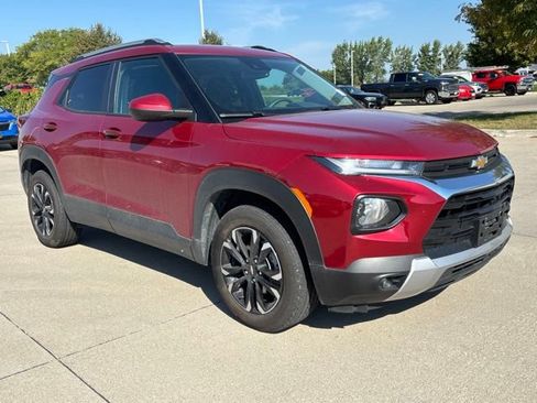 Used 2021 Chevrolet TrailBlazer LT w/ Convenience Package AWD/4WD image 4
