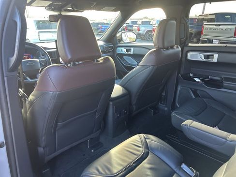 Used 2022 Ford Explorer Platinum w/ Equipment Group 601A image 40