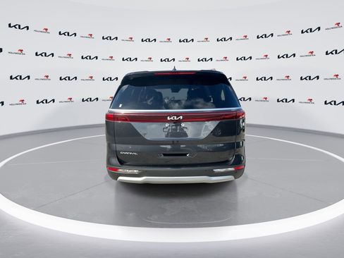 Used 2024 Kia Carnival LX FWD image 7