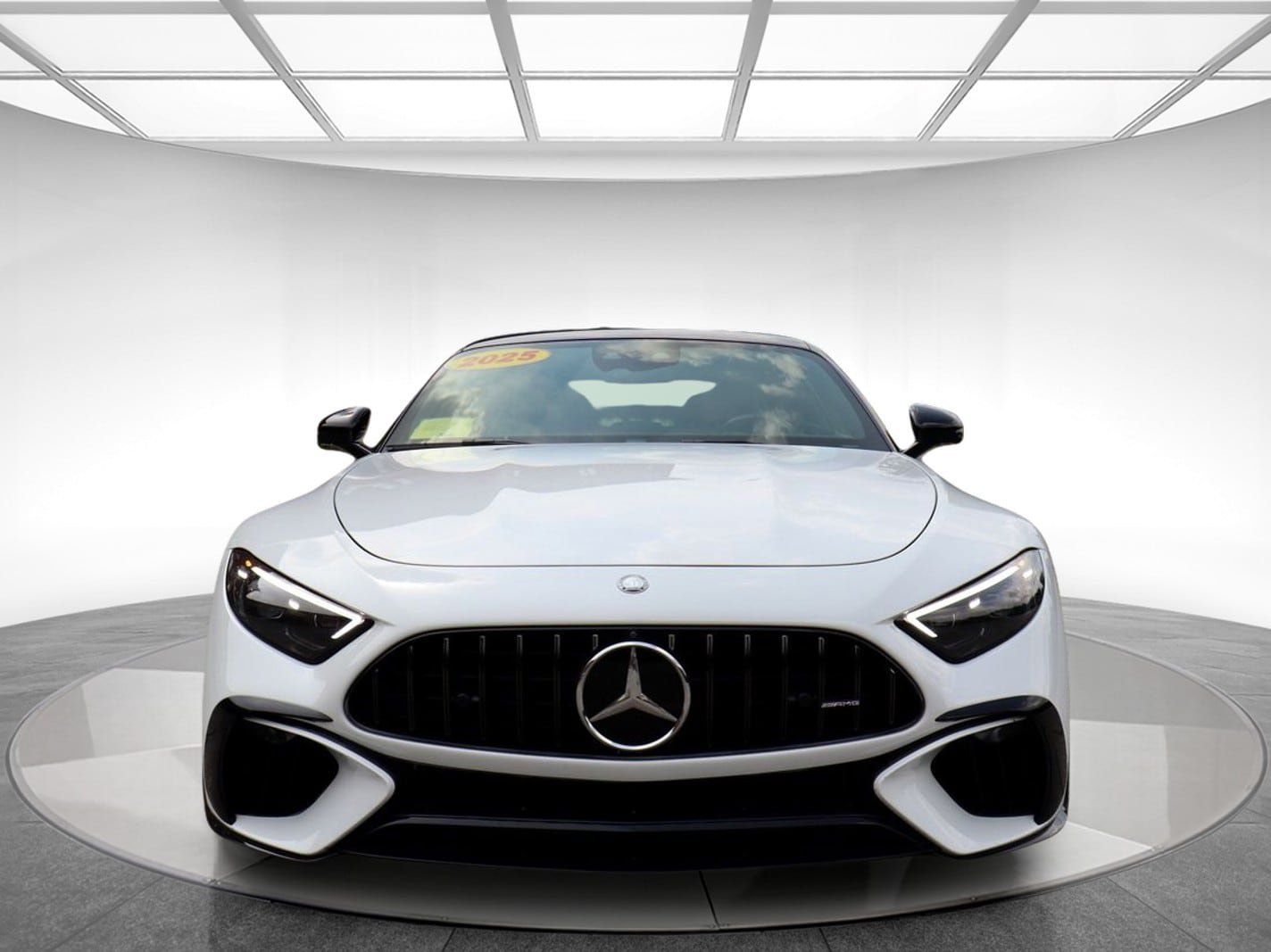 Used 2025 Mercedes-Benz SL 63 AMG 4MATIC image 2