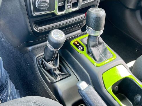 Used 2022 Jeep Wrangler Unlimited Sahara w/ Cold Weather Group image 17