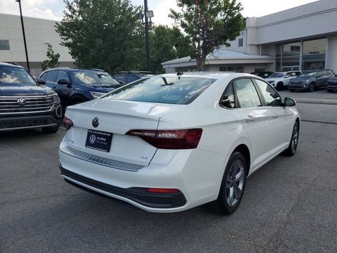 Certified 2024 Volkswagen Jetta SE FWD image 4