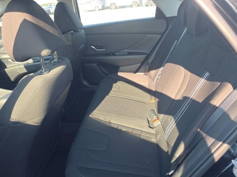Used 2023 Hyundai Elantra SEL w/ Convenience Package FWD image 6