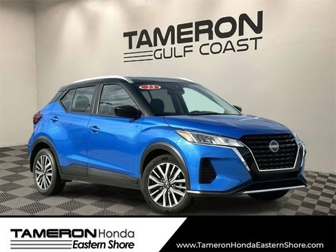 Used 2023 Nissan Kicks SV image 1
