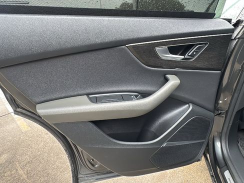 Used 2019 Audi Q8 Prestige w/ Year 1 Package image 16