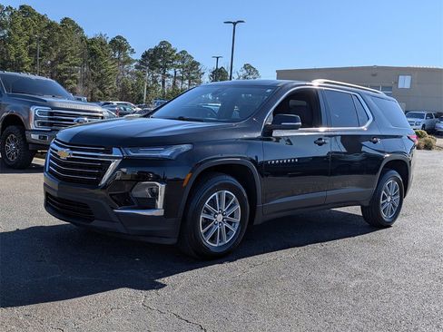 Used 2023 Chevrolet Traverse LT image 8