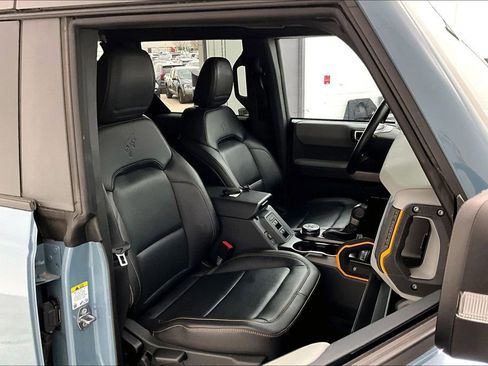 Used 2023 Ford Bronco Badlands image 10
