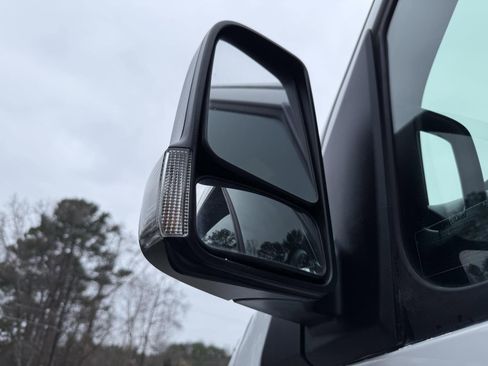 Used 2021 Mercedes-Benz Sprinter 2500 w/ Driver Convenience Package image 15