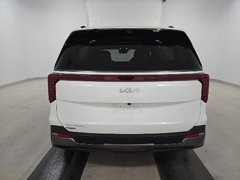 Used 2025 Kia Carnival SX Prestige FWD image 5