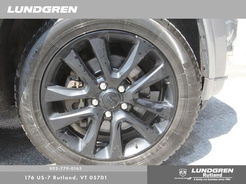 Used 2021 Jeep Grand Cherokee Laredo X AWD/4WD image 32