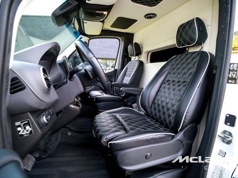 Used 2023 Mercedes-Benz Sprinter 3500 image 11