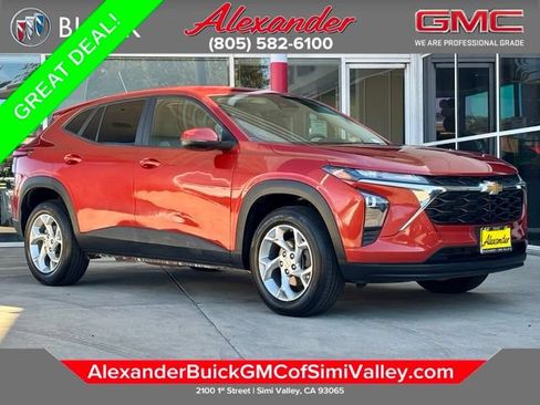 Used 2024 Chevrolet Trax LS w/ LS Convenience Package FWD image 1
