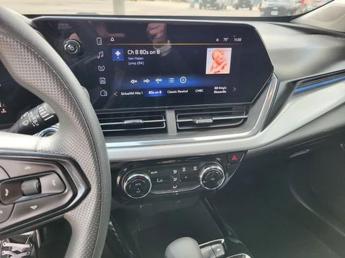 Used 2025 Chevrolet Trax LT image 7