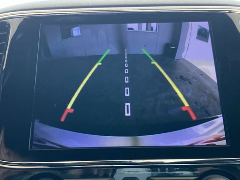 Used 2019 Jeep Grand Cherokee Altitude RWD image 11