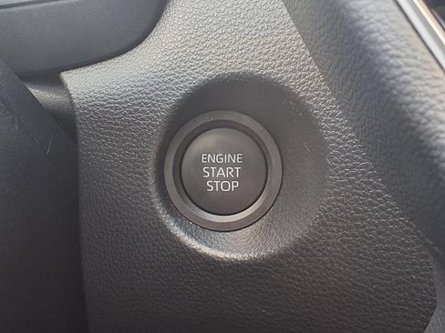 Used 2026 Toyota Corolla Cross XLE FWD image 6