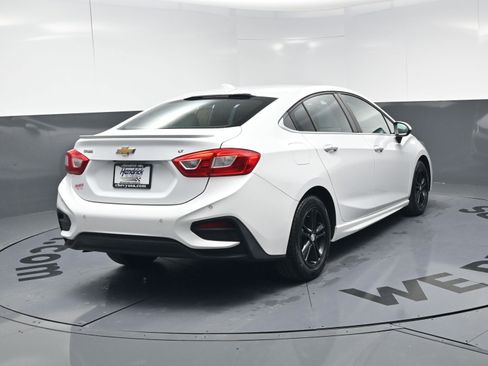 Used 2016 Chevrolet Cruze LT w/ Convenience Package image 9