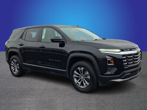 Used 2025 Chevrolet Equinox LT FWD image 3